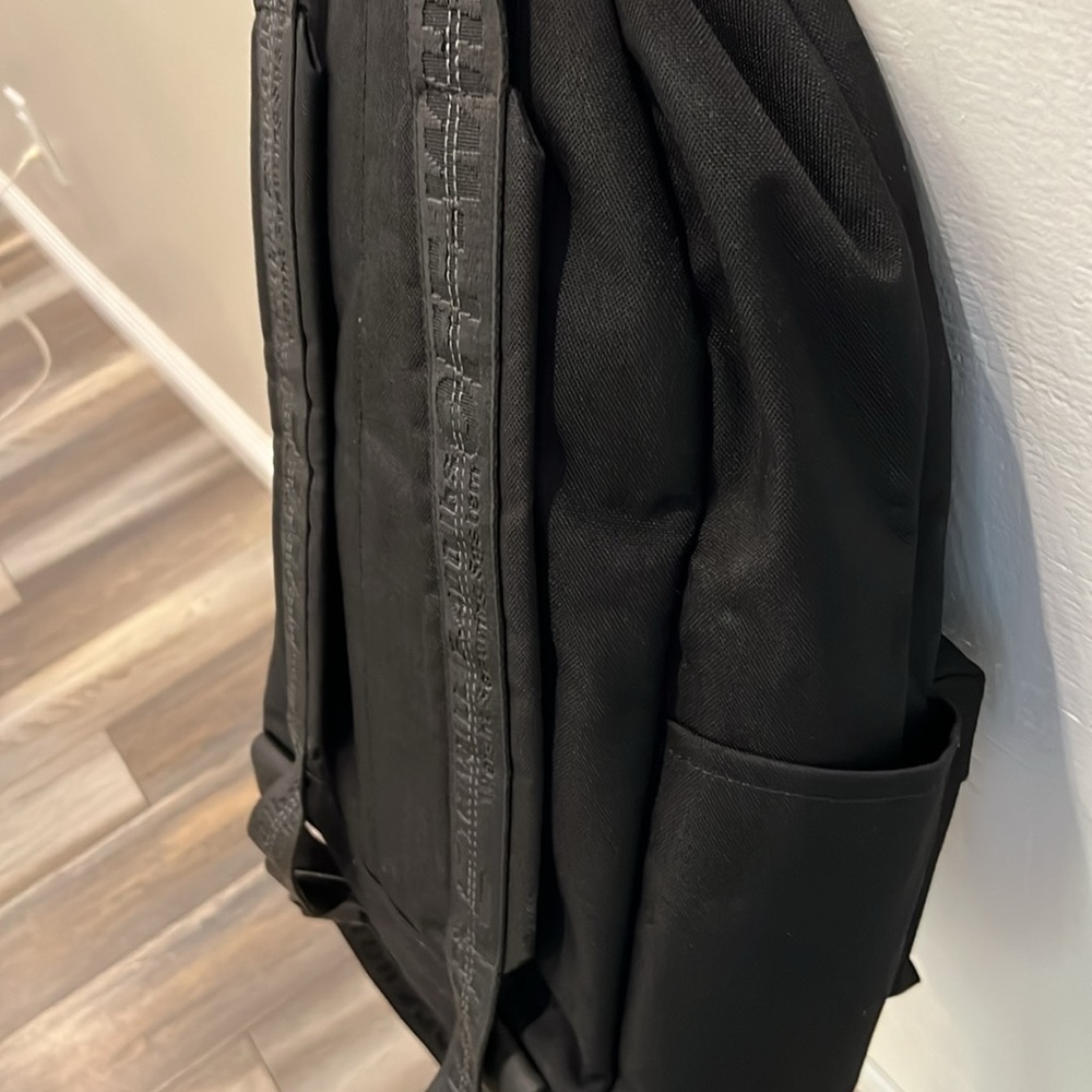 Backpack - Picture 6 of 8